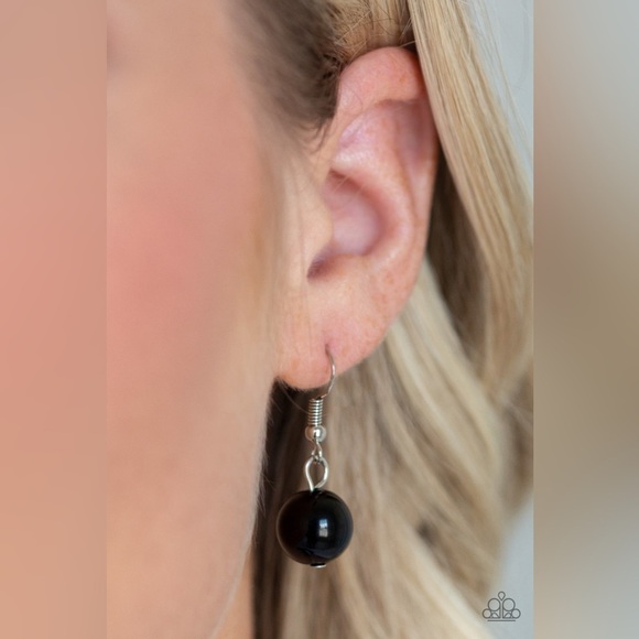 Necklace - Picture 3 of 3